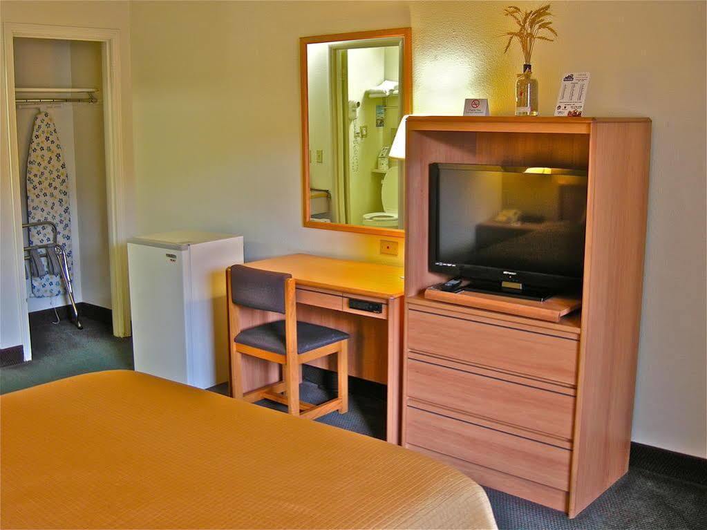Travelodge By Wyndham Pendleton Or Exterior photo
