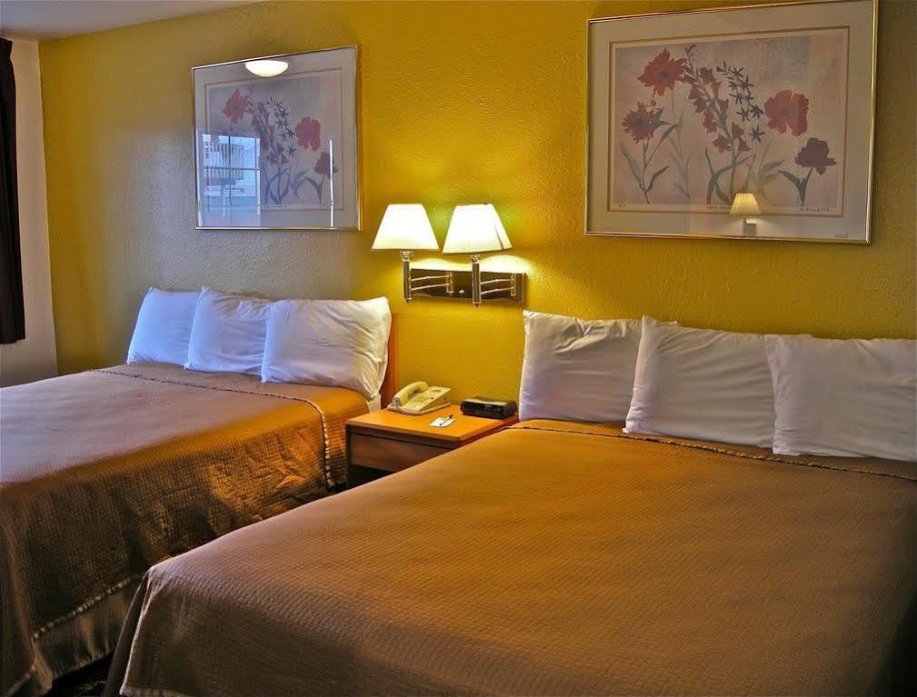 Travelodge By Wyndham Pendleton Or Exterior photo